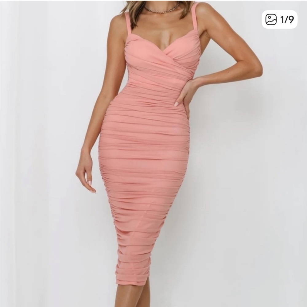 NWT Hello Molly Pink Box Office Hit Midi Dress Size Medium Stretchy Ruched Midi